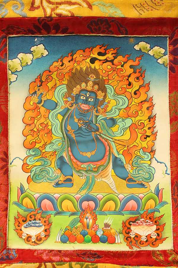 Ваджрапани - бодхисаттва, который   проявляет могущество всех будд