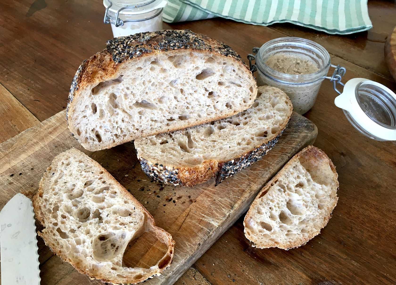 Рецепт бездрожжевой закваски и пшеничного хлеба на ней - страна мам