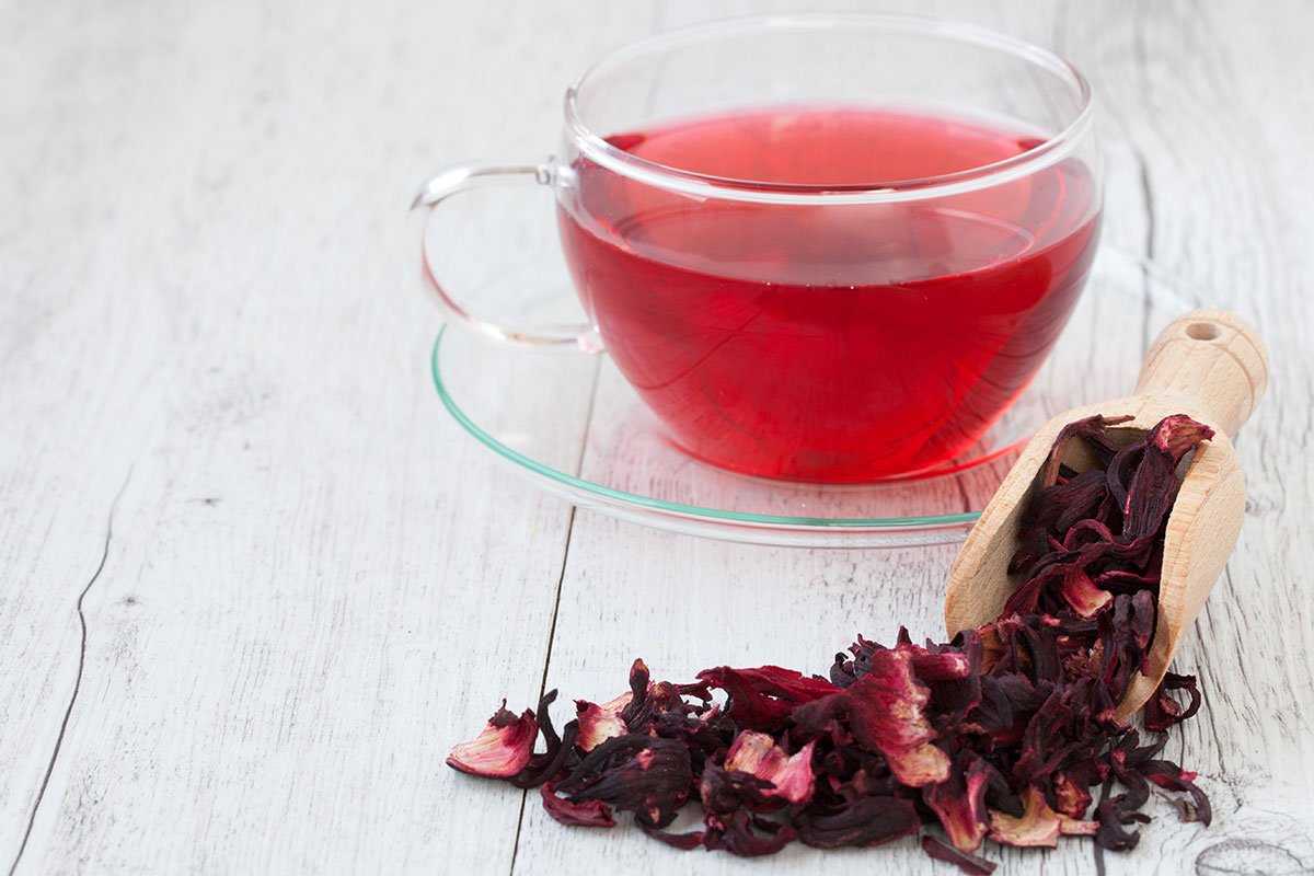 Фруктовый каркаде. Красный чай каркаде. Красный чай гибискус. Чай "каркаде". Чай каркаде чай.
