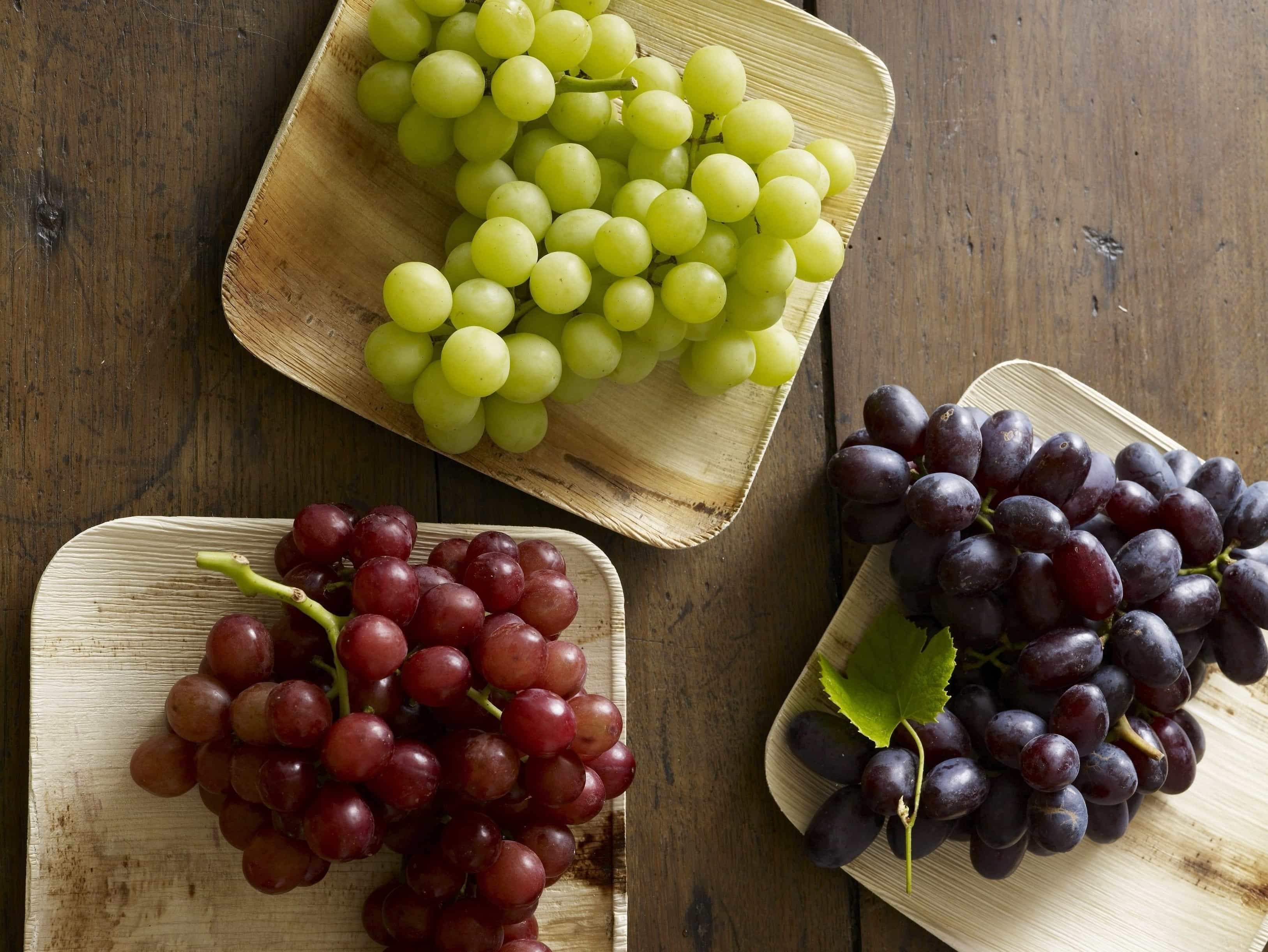 Виноград зеленый польза. Виноград. Виноград съедобный. Чем полезен виноград. Спелый виноград.