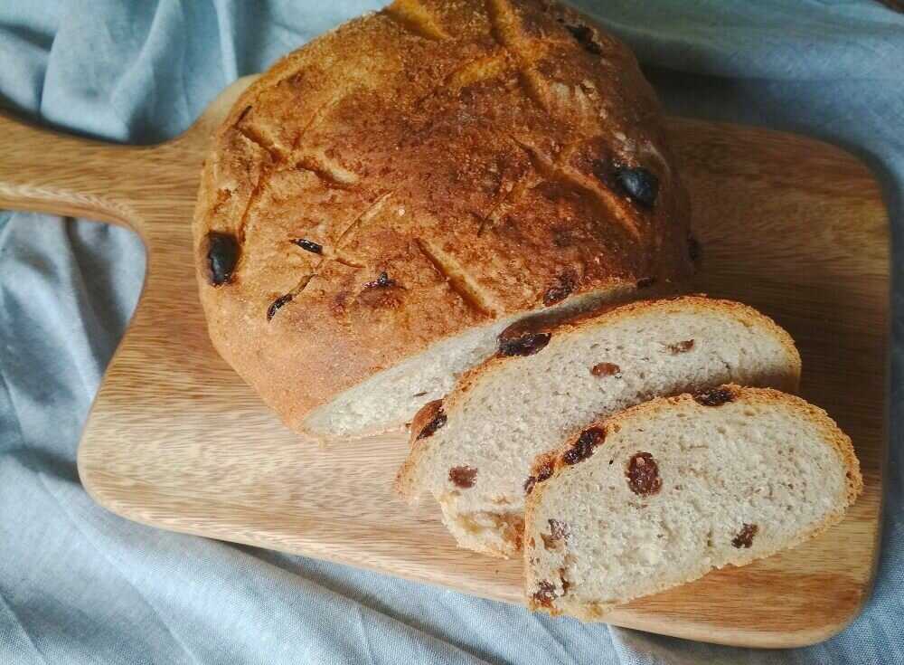 Рецепт домашнего постного хлеба. Постный хлеб. Постный хлеб в духовке. Хлеб на закваске фото. Хлебцы постные.