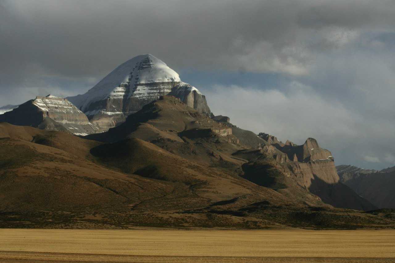Кайлаш гора тибет
